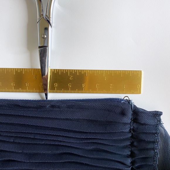 Rebecca Taylor V-neck Pleated Chiffon Floor Length Gown in Navy Blue size 4 - Picture 13 of 15